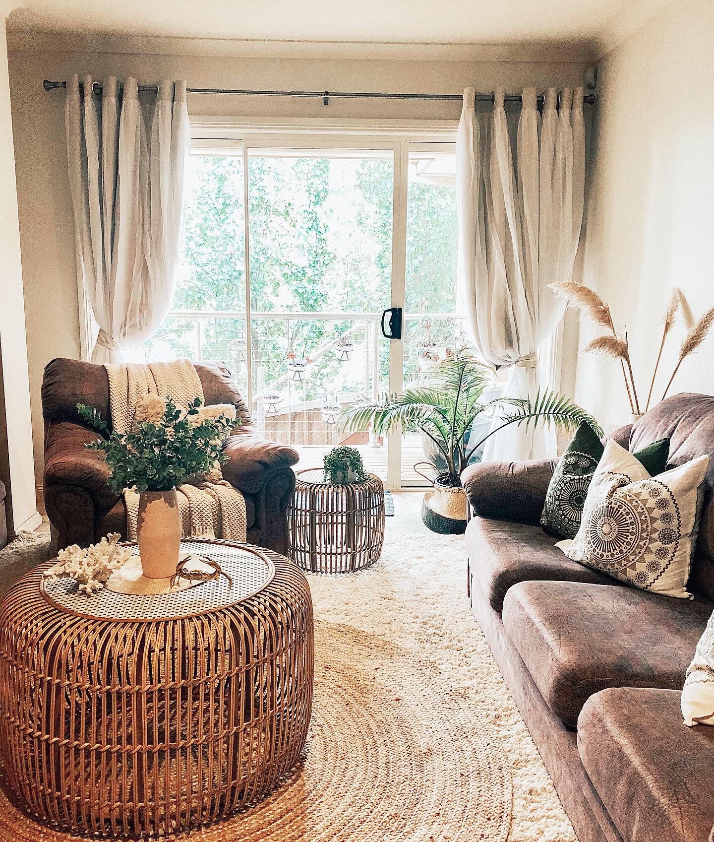 EA00BFE2-D5D3-4BE2-BD99-6F66C0D44B8B